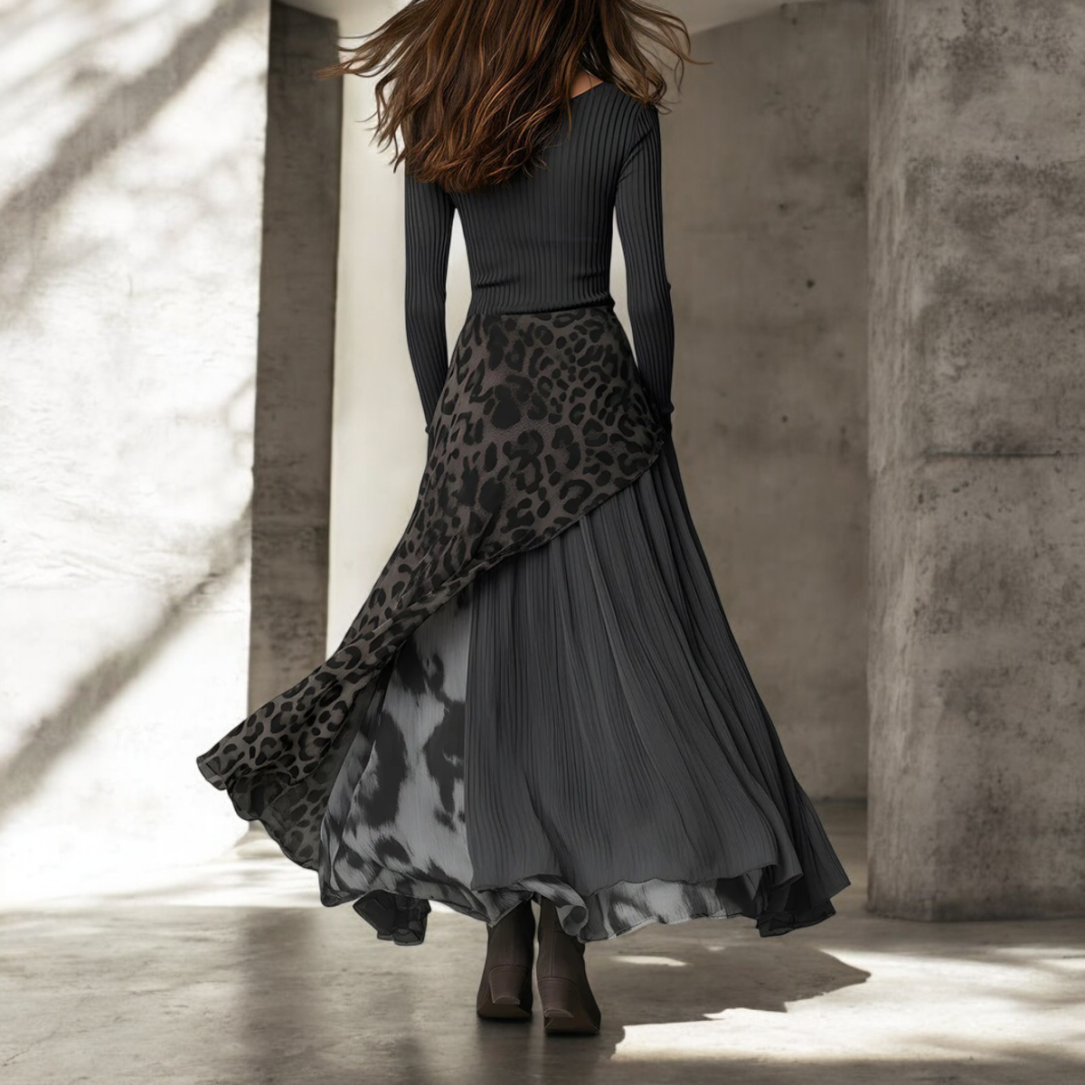 NKEM - Long Dress with Elegant Leopard Print and Flattering Flow