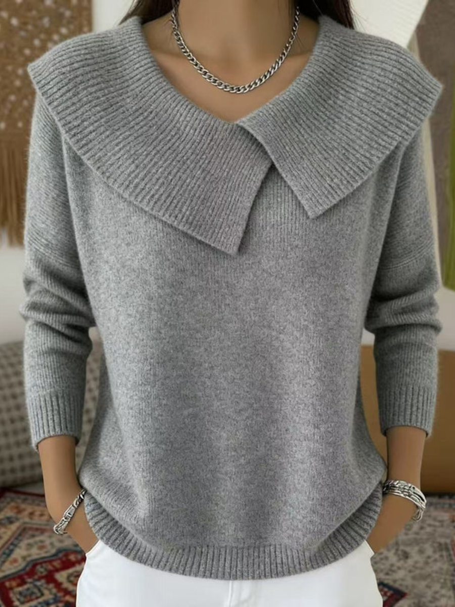 Lucia - Warm Sweater with Soft Collar