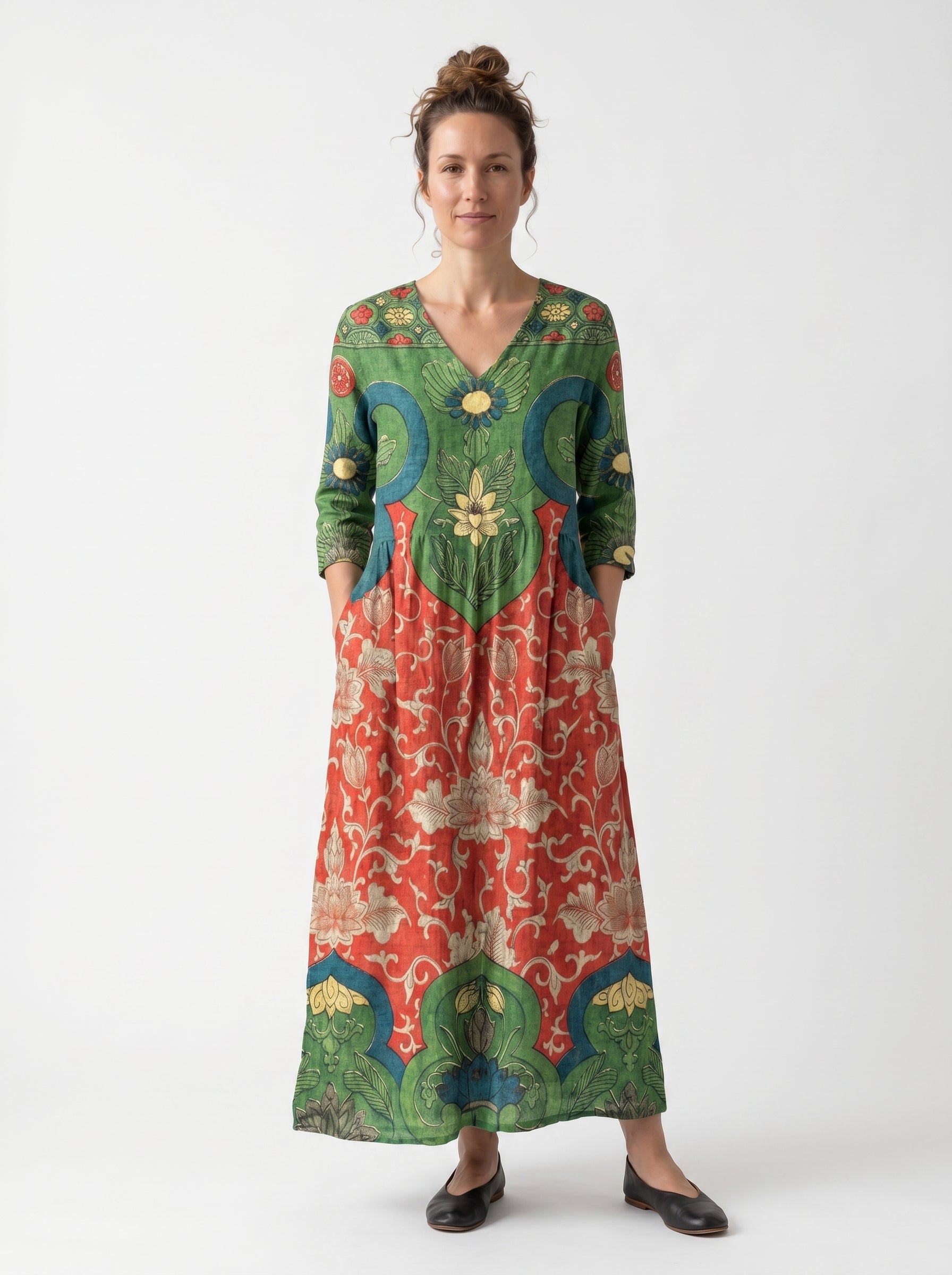 Luna | Floral Maxi Dress with Long Sleeves & V-Neck | Boho Flowy Style — front