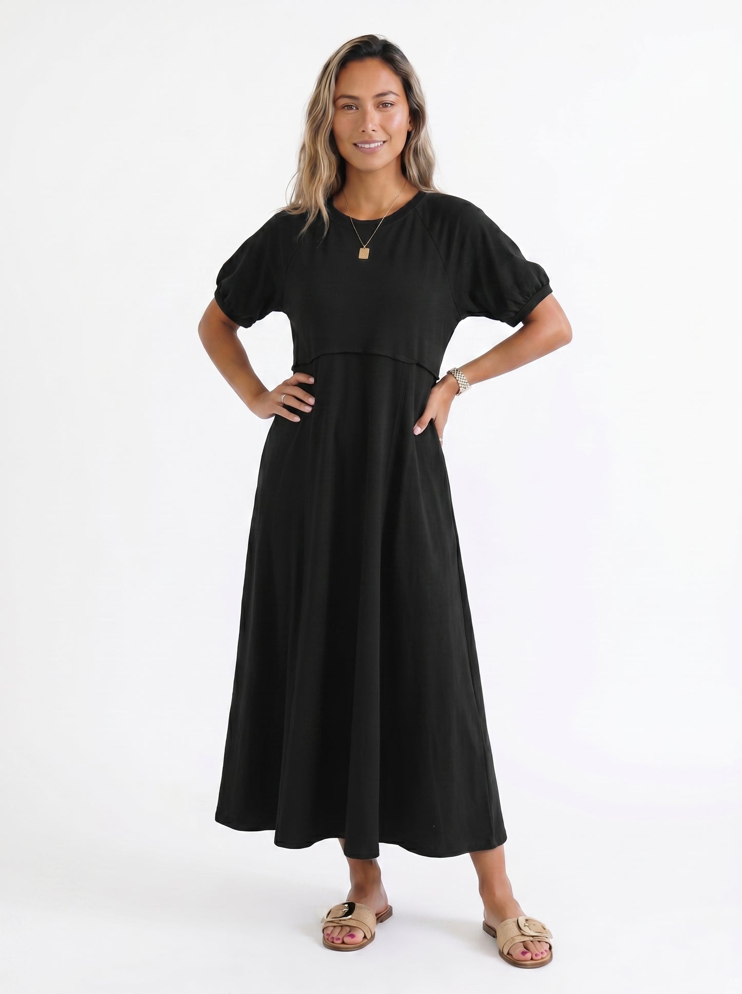Reese - Maxi Dress with Puff Sleeves and Round Neckline — Black_front