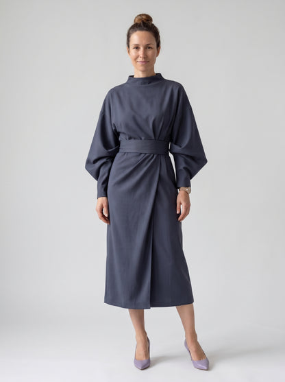 Vera | Elegant Maxi Dress with Belted Waist & Wide Sleeves — Navy Blue_front
